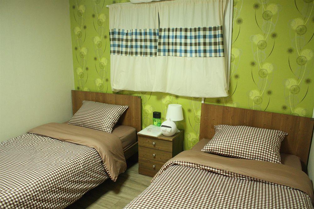 סיאול Lee & No Guesthouse Hongdae מראה חיצוני תמונה