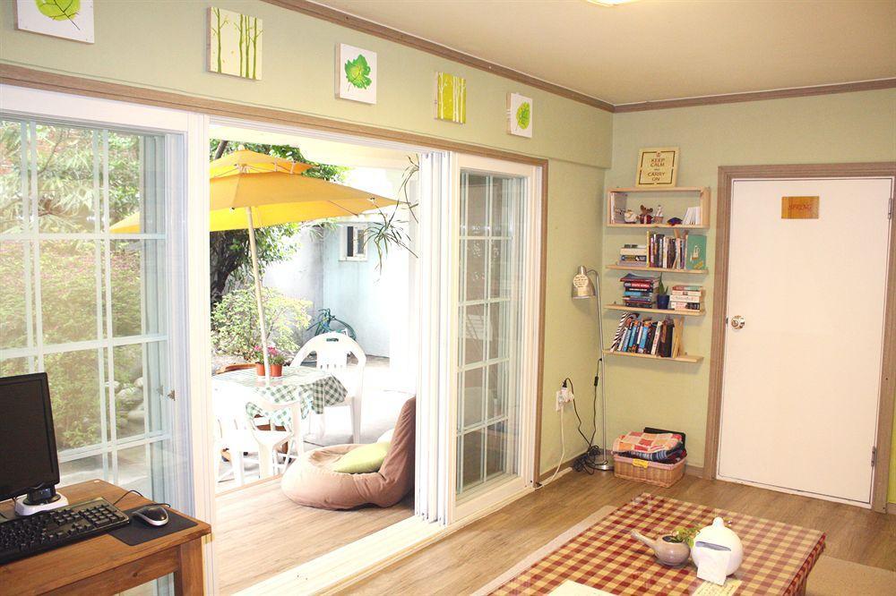 סיאול Lee & No Guesthouse Hongdae מראה חיצוני תמונה