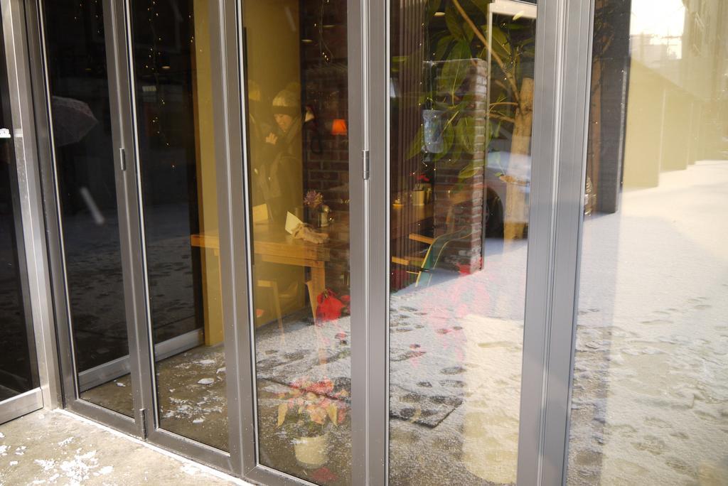 סיאול Lee & No Guesthouse Hongdae מראה חיצוני תמונה