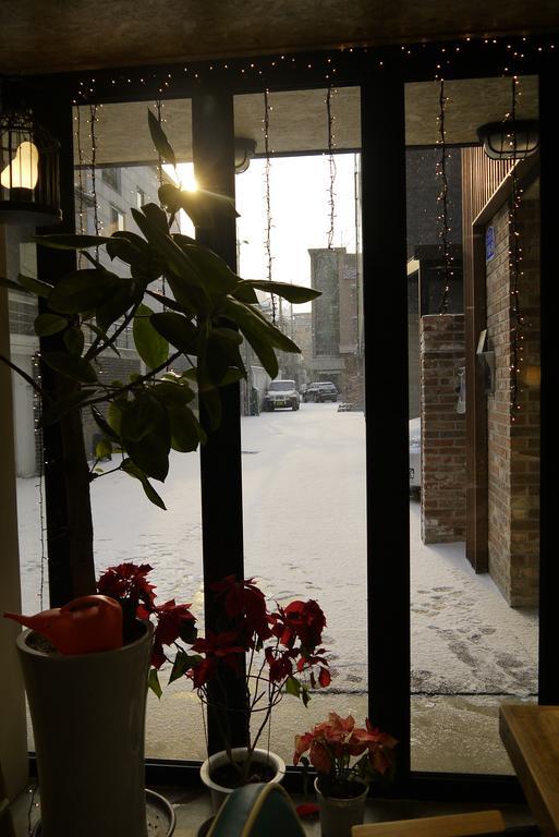 סיאול Lee & No Guesthouse Hongdae מראה חיצוני תמונה