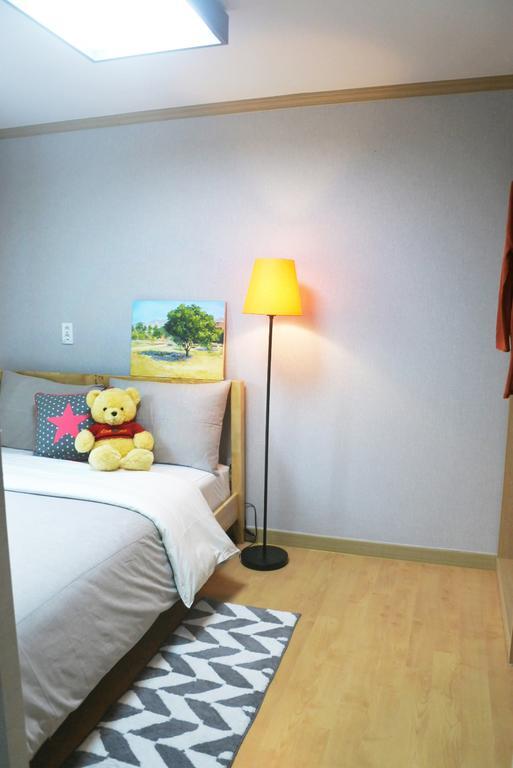 סיאול Lee & No Guesthouse Hongdae מראה חיצוני תמונה