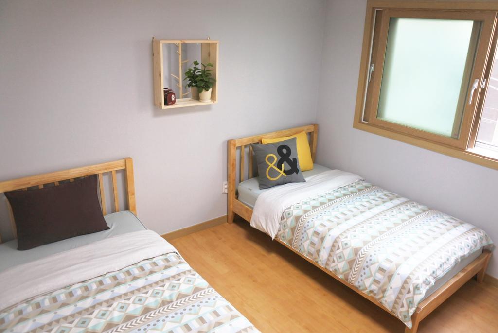 סיאול Lee & No Guesthouse Hongdae מראה חיצוני תמונה
