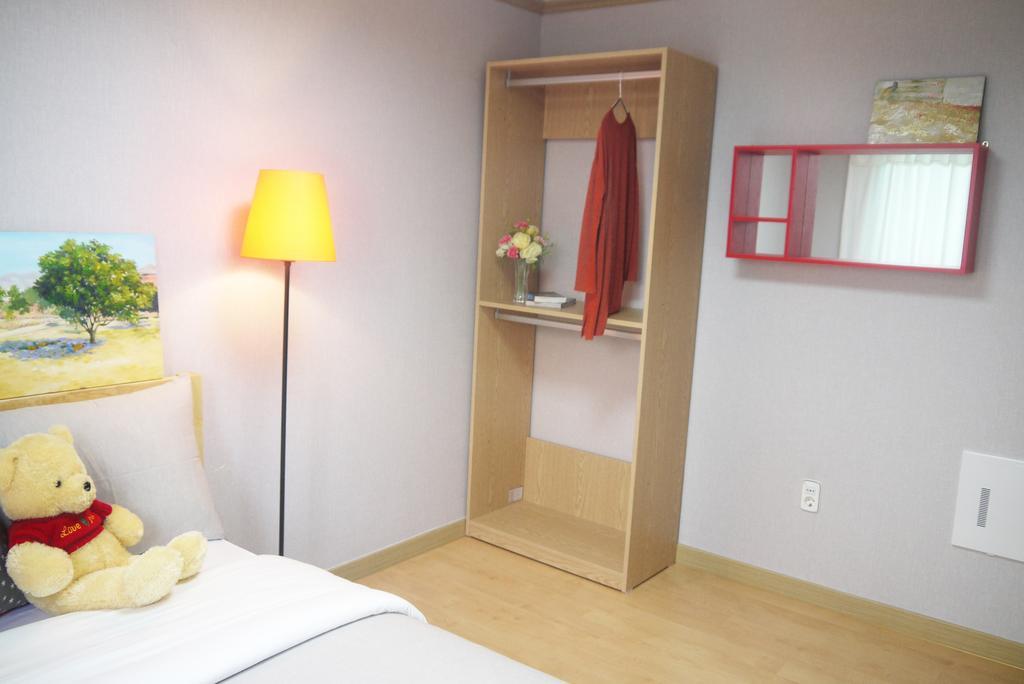 סיאול Lee & No Guesthouse Hongdae מראה חיצוני תמונה