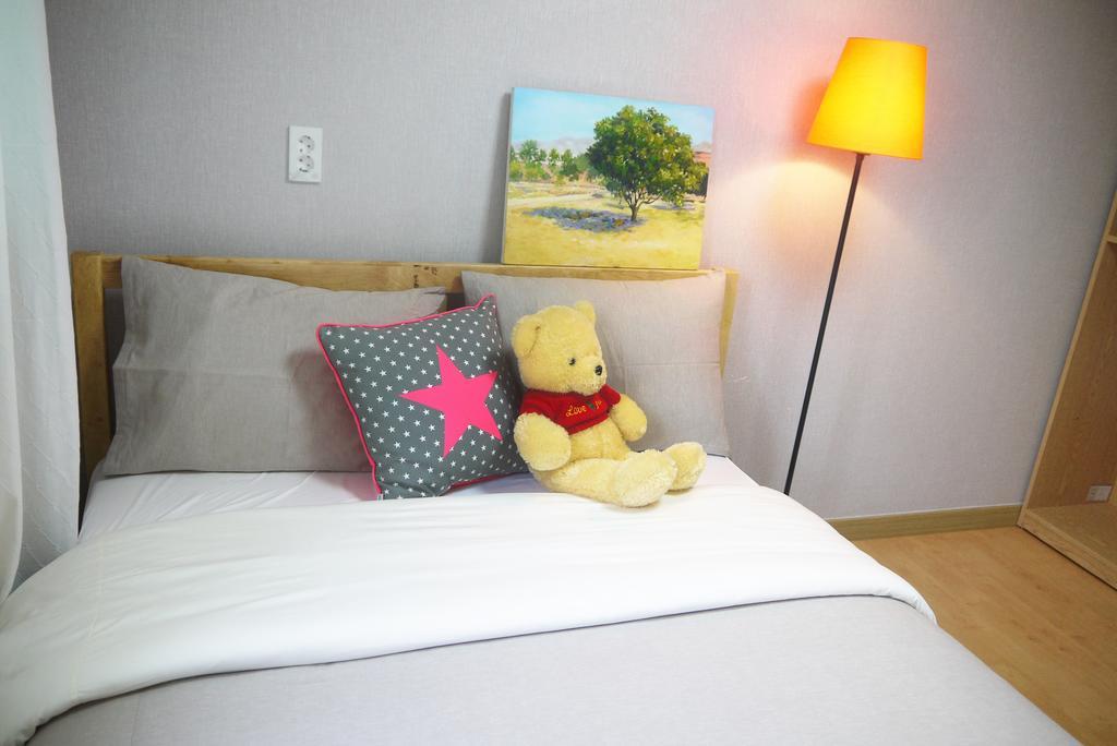 סיאול Lee & No Guesthouse Hongdae מראה חיצוני תמונה