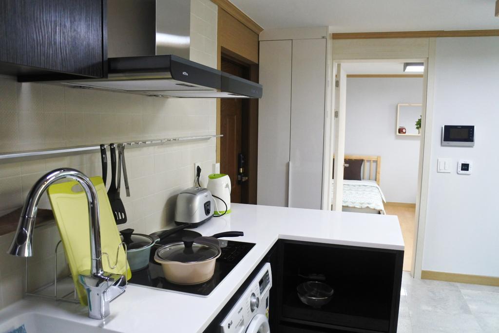 סיאול Lee & No Guesthouse Hongdae מראה חיצוני תמונה