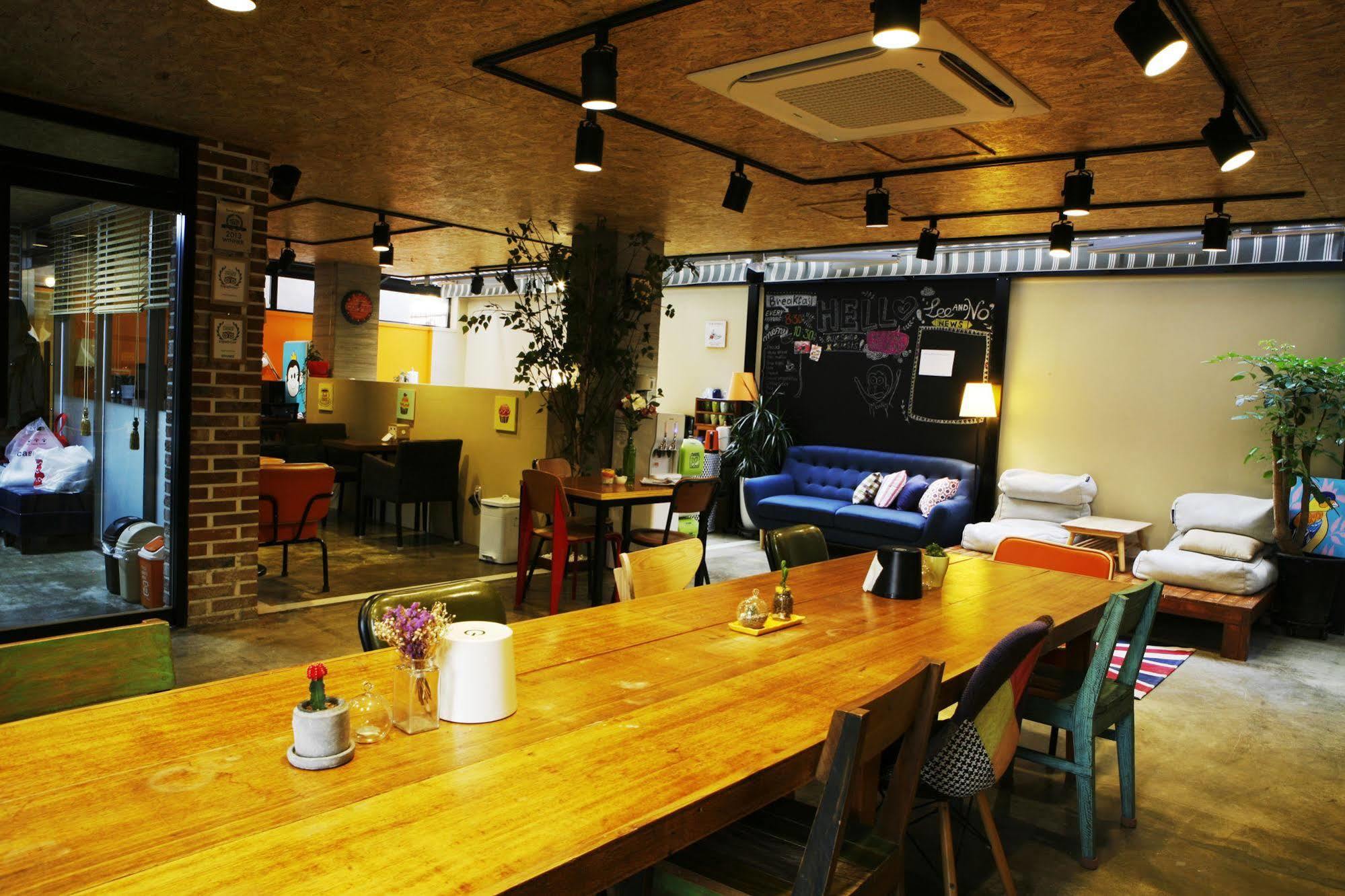 סיאול Lee & No Guesthouse Hongdae מראה חיצוני תמונה
