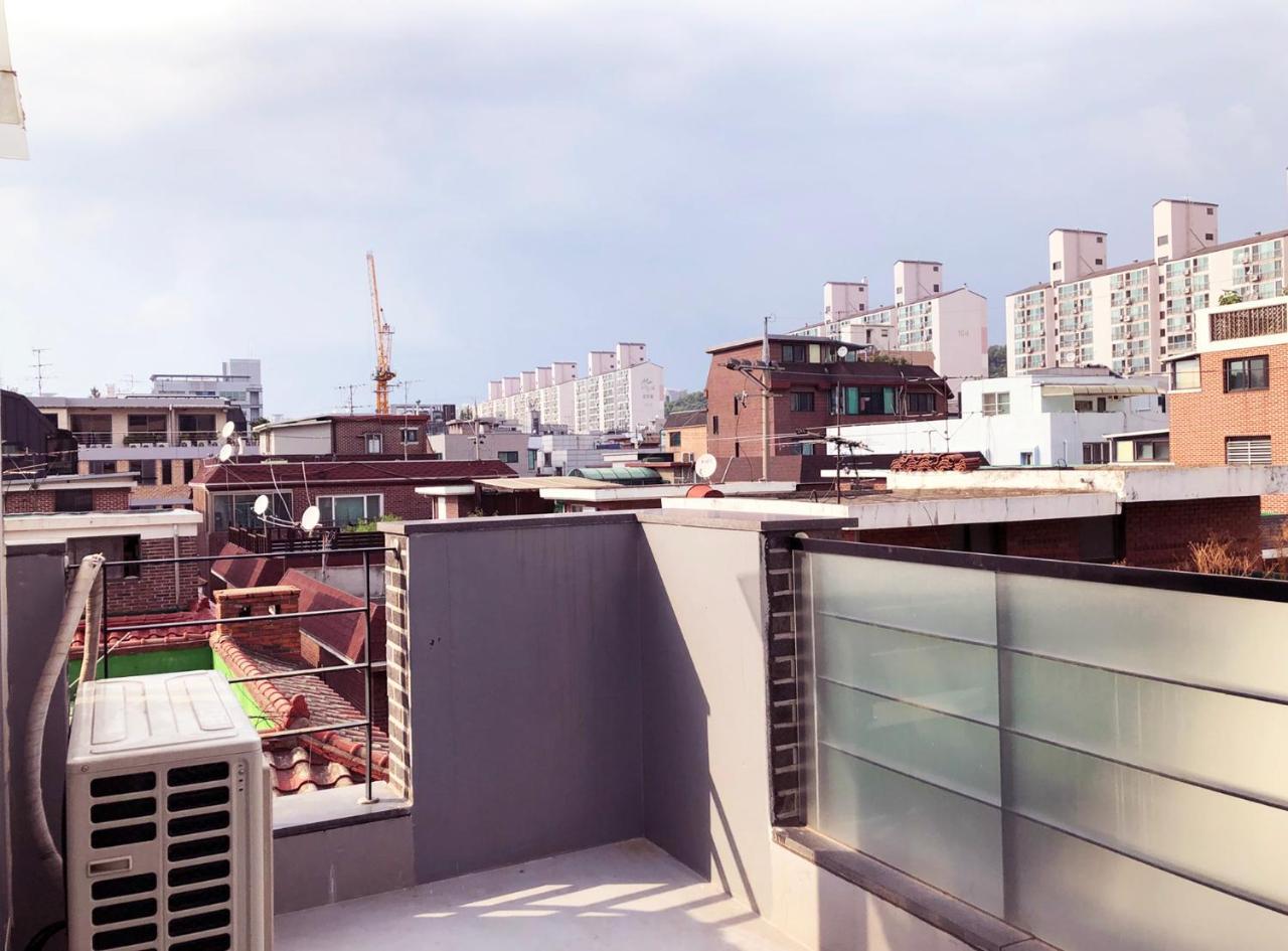 סיאול Lee & No Guesthouse Hongdae מראה חיצוני תמונה