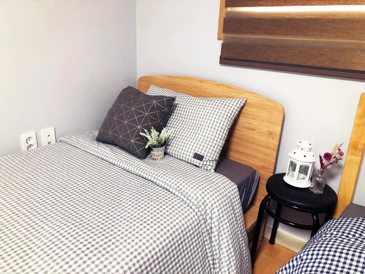 סיאול Lee & No Guesthouse Hongdae מראה חיצוני תמונה
