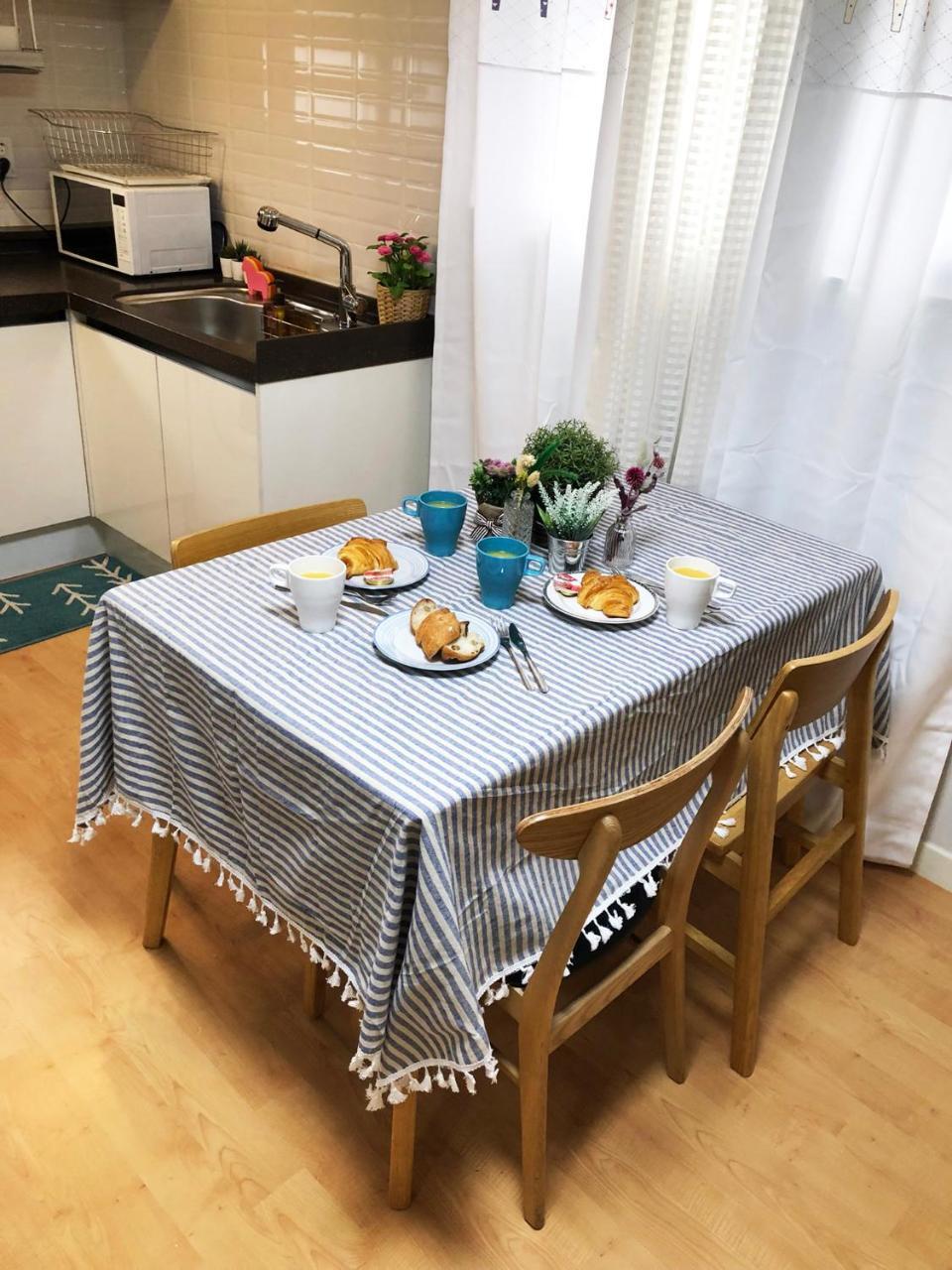 סיאול Lee & No Guesthouse Hongdae מראה חיצוני תמונה