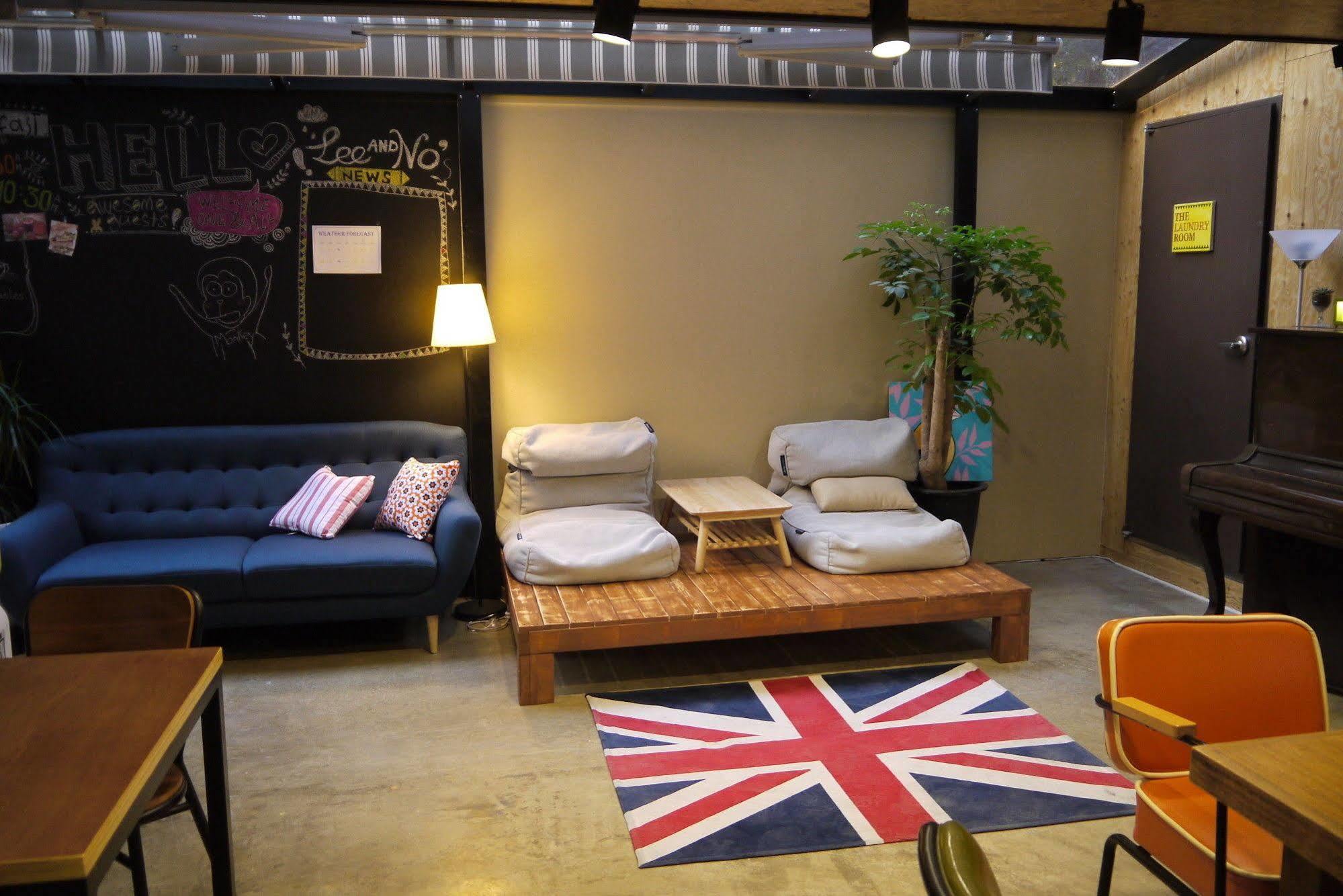 סיאול Lee & No Guesthouse Hongdae מראה חיצוני תמונה